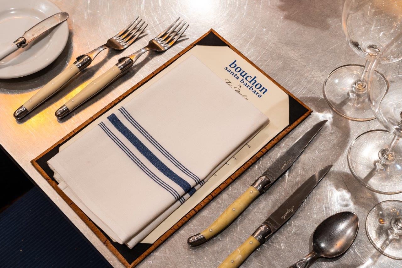 bouchon menu and place setting