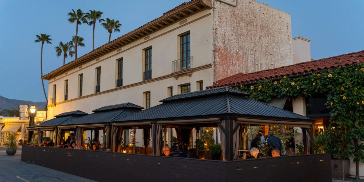 The bouchon outdoor terrace.